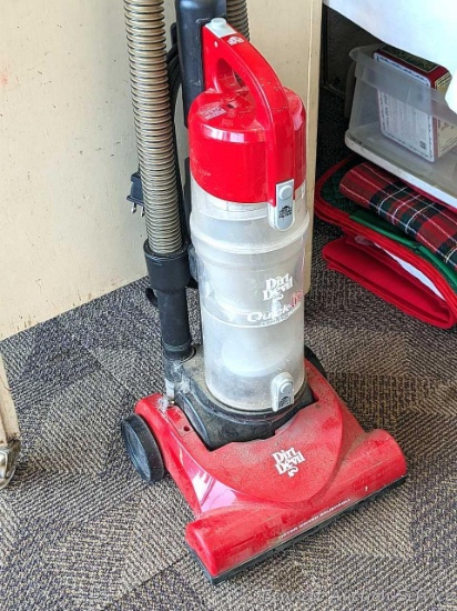 Dirt Devil Quick Lite canister vacuum; measures 44" tall. Works.