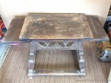 Pickup in Rib Lake. Solid wooden end table has two pull out leaves and measures approx. 25