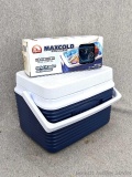 New 5 qt Rubbermaid can cooler and an Igloo MaxCold ice pack in box.
