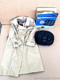 Nice women's coat looks like a size small and is in good condition with the only defect being about