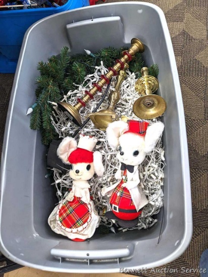 30gal Sterilite tote with lid holds Christmas / holiday decorations incl candle sticks, vintage