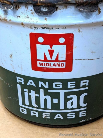 Neat Midland Ranger Lith-Tac Grease can would look great displayed on the man cave or shop shelf.