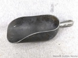 Wearever aluminum scoop, 5281, for grain, ice, candy, more. Measures approx 11