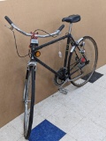 Awesome old John Deere 10 speed men's racer bicycle has a 21