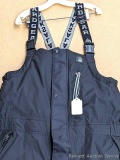 Very nice Alaskan Hardgear snowpants by Duluth Trading Co. are size Mx32. Look like new and in great