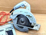 Stanley Job Master circular saw, model no 80277, and bonus blades. Circular saw cord looks great