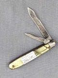 Vintage Remington UMC folding pocket knife with two blades. The knife is in good condition with the