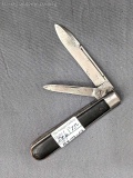 Vintage Remington UMC folding pocket knife with two blades. The knife is in overall good condition,