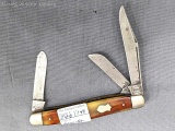 Vintage Remington folding pocket knife with three blades. The knife is in very good condition, with