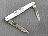 Vintage Remington UMC folding pocket knife with two blades. The knife is in overall good condition,