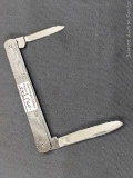 G. Ibberson folding pocket knife with two blades. The knife is in good condition with tight hinges,