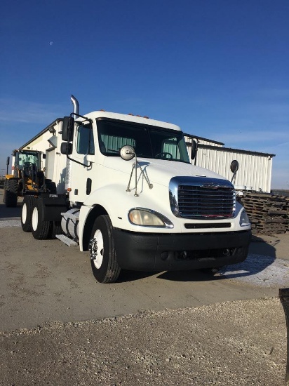 2003 FREIGHTLINER COLUMBIA DAYCAB
