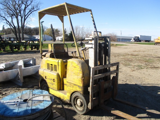ALLIS CHALMERS F40PS SINGLE STAGE GAS FORKLIFT