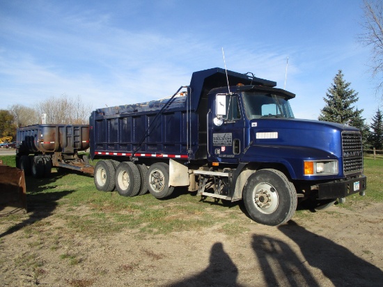 1993 MACK DS600 W/ GRAVEL BOX