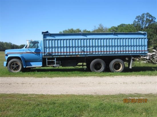 1974 CHEV. C-65 TAG TANDEM w/ 22’ GRAIN BOX