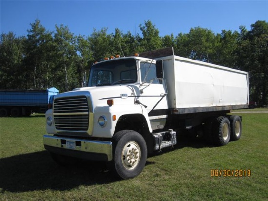 1975 FORD 8000 T.S. w/ 19’ GRAIN BOX