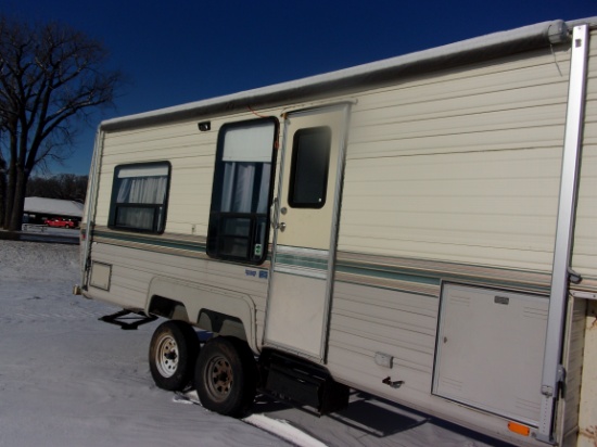 1990 30' LAYTON 5TH WHEEL CAMPER