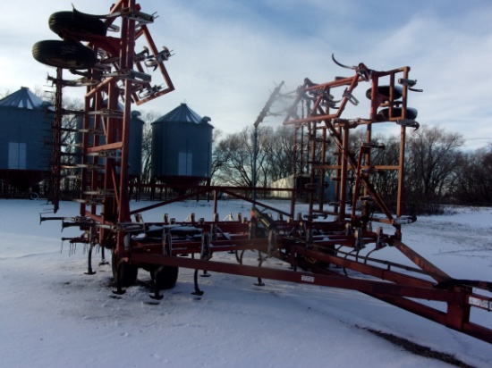 45' WILRICH BI-FOLD FIELD CULTIVATOR 3 BAR WILRICH, WALKING TANDEM