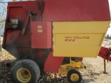 NEW HOLLAND 855 ROUND BALER