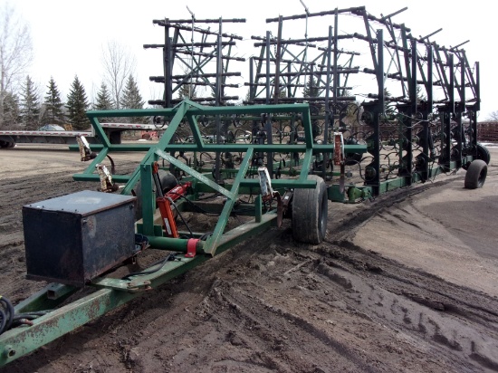 50' herman superweeder, 3 rank retract, 4 bar harrow