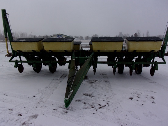8-30" JD 7000 CORN PLANTER,