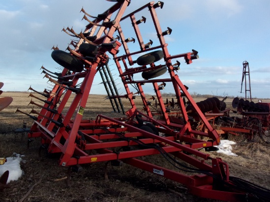 34' CASE IH 4800 FIELD CULT.