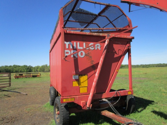 12' MILLER PRO FORAGE DUMP WAGON