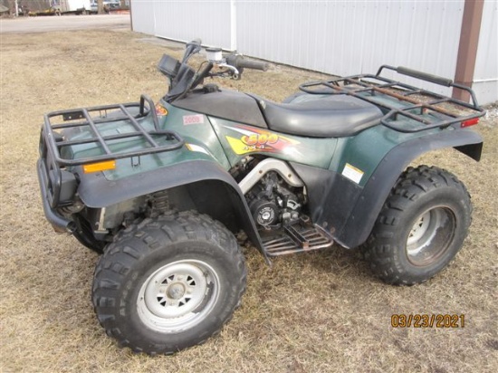1998 ARCTIC CAT 500 4X4, winch, new batt. runs good, 2000 m