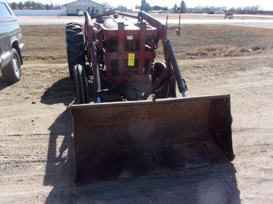 IHC 300 UTILITY W/LOADER, 2PT. SINGLE HYD.  NO TA