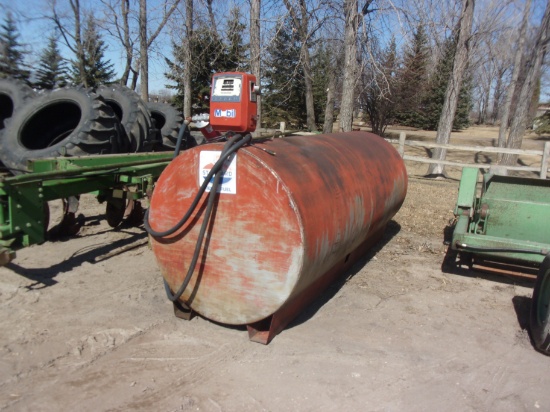 1000 GAL FUEL TANK w/ 110v pump