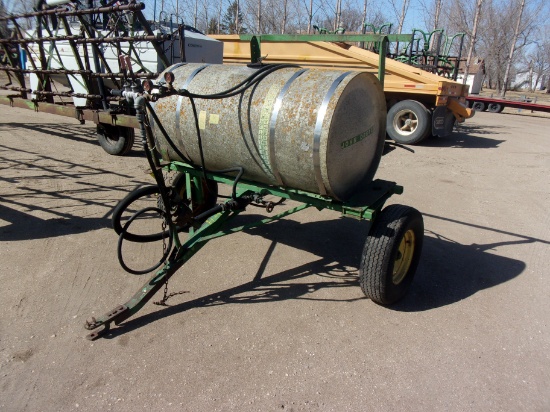 J.D. 200 GAL SPRAYER. pto pump, no booms