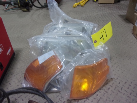 VOLVO FRT HEAD & BLINKER LAMPS