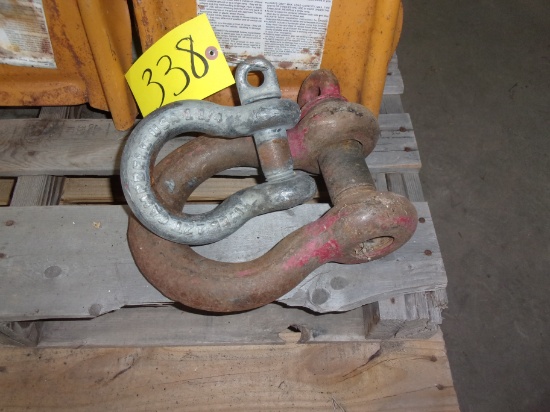 2- SHACKLES & 2 CAR RAMPS