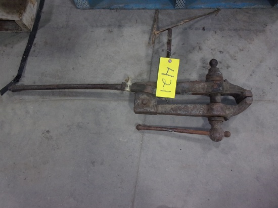 LEG VISE