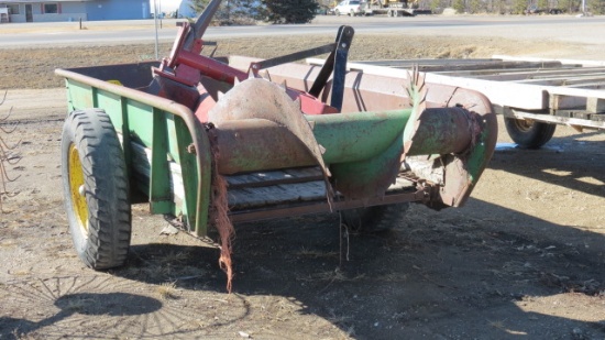 J.D. #33 PTO MANURE SPREADER, single beater