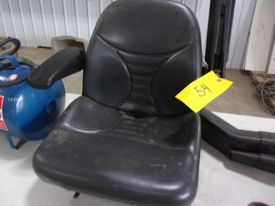 BLACK VINYL SEAT