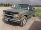 1998 CHEV. 1/2 T. EXT CAB 4WD, 350, auto, needs tuneup