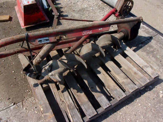 FORD 3 PT. POST HOLE DIGGER