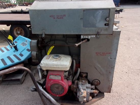 WALK BEHIND SELF PROPELLED FEED WAGON, elec start Honda, hasn't run recently, really bad tires
