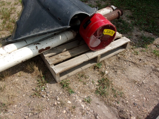 2-SCREW IN AERATORS & PLASTIC HOPPER