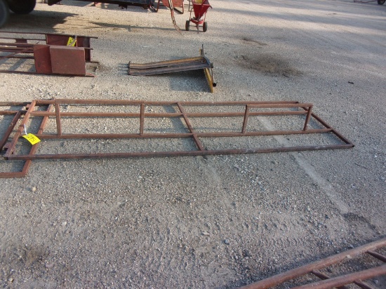 16' FEEDER PANEL & 9' FEEDER PANEL w/holders for tubs