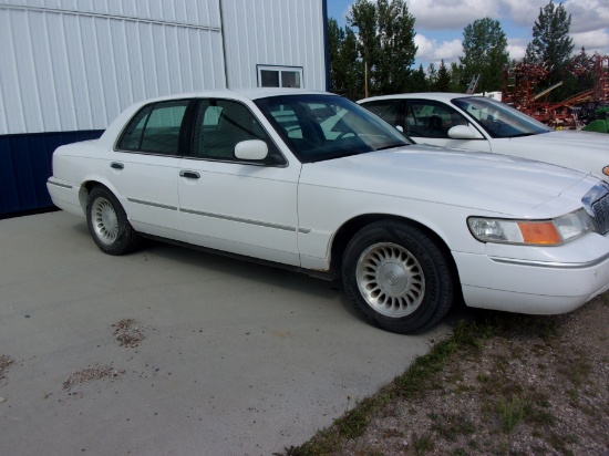 2002 MERCURY 4 DOOR GRAND MARQUIS, 100,000 miles