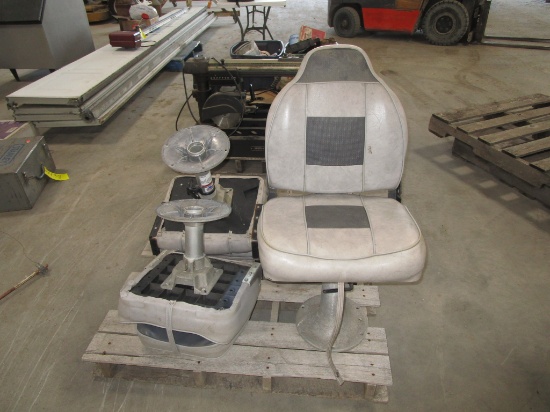 4 - BOAT SEATS