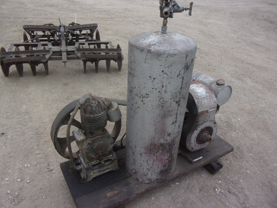 VINTAGE WISCONSIN POWERED CHAMPION AIR COMPRESSOR