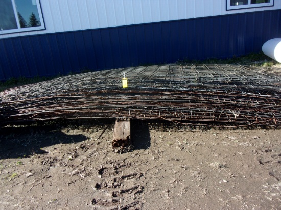 28 - 16' x 52" WIRE PANELS