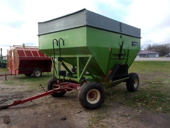 PARKER 2600 300 BUS. GRAVITY WAGON