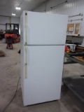 HOTPOINT REFIGERATOR, top freezer, white, works