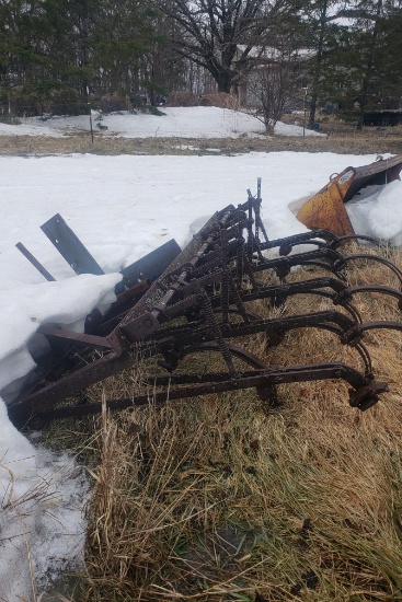 6' 3 PT. FIELD CULTIVATOR located in Newfolden area