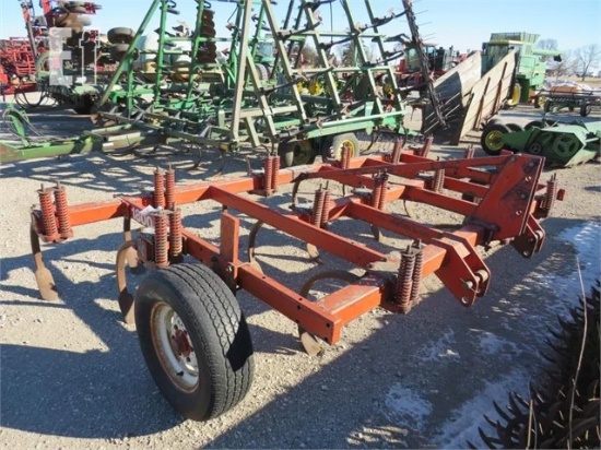 14' CASE 1800 3 PT. CHISEL