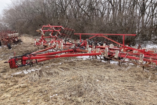 48' 3400 WILRICH CULTIVATOR, Fertile area   ph-289-4955